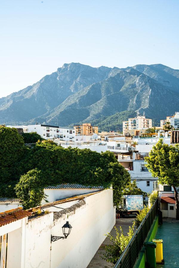 Escuela Village Marbella Esterno foto