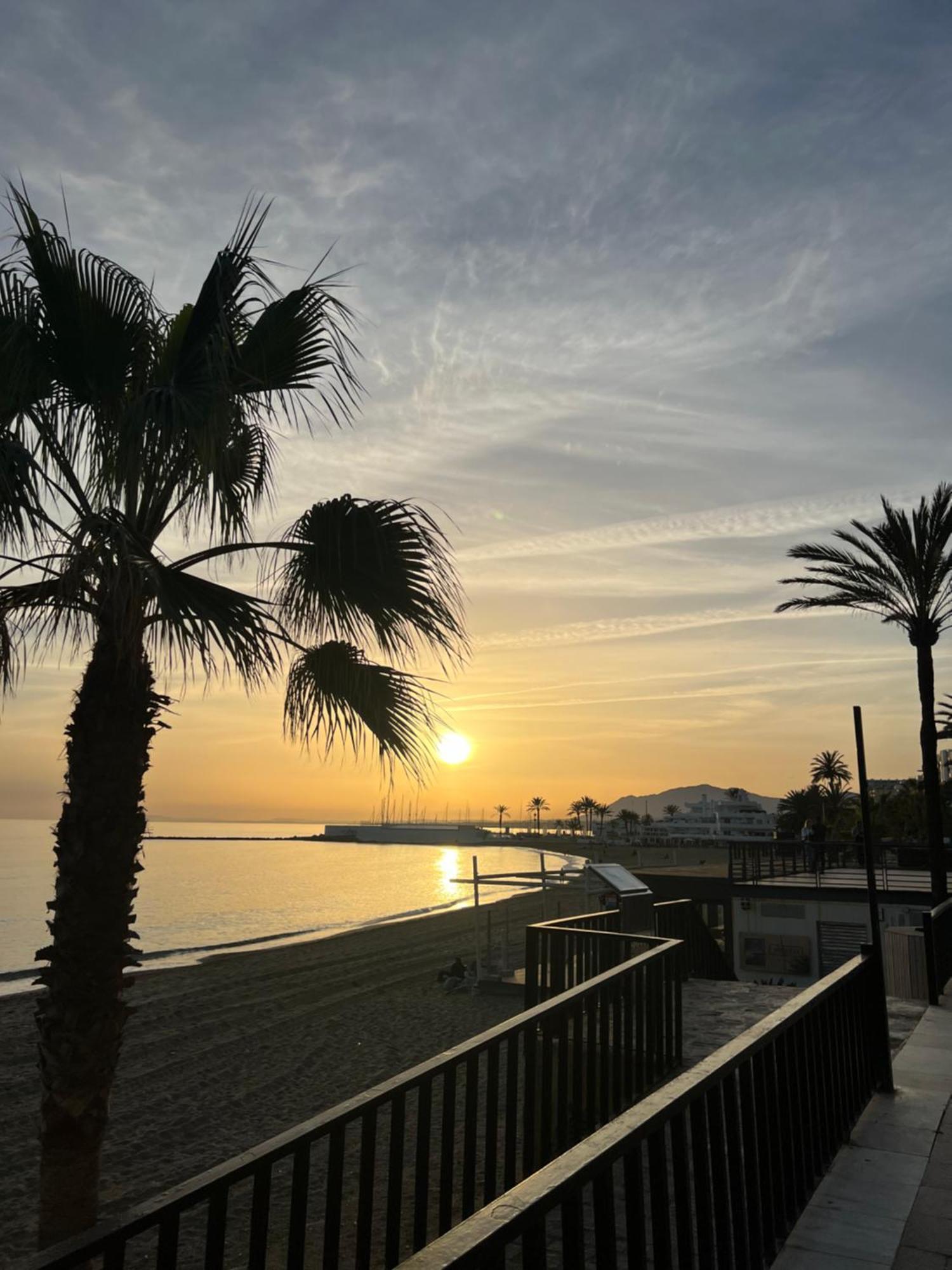 Escuela Village Marbella Esterno foto