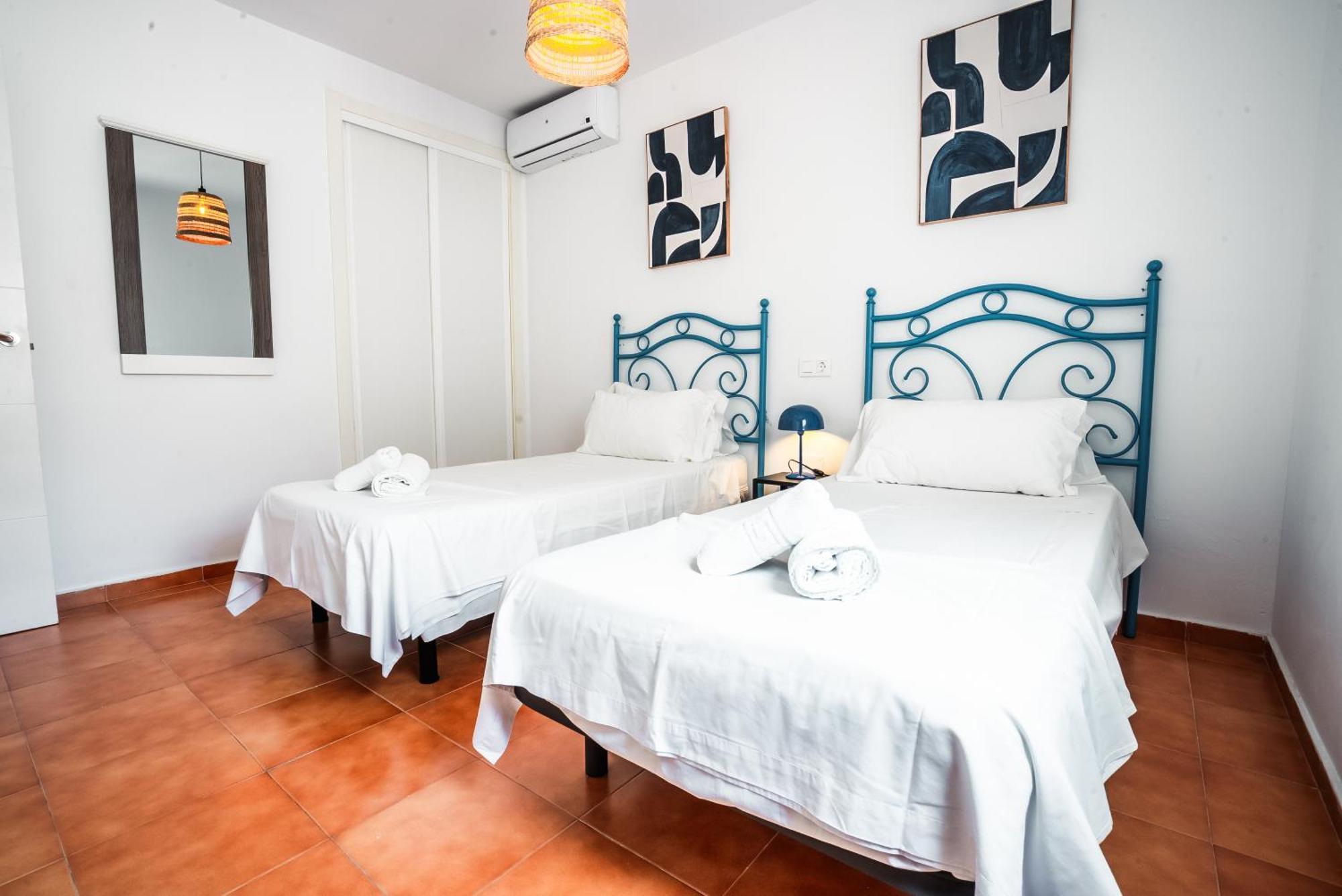 Escuela Village Marbella Esterno foto